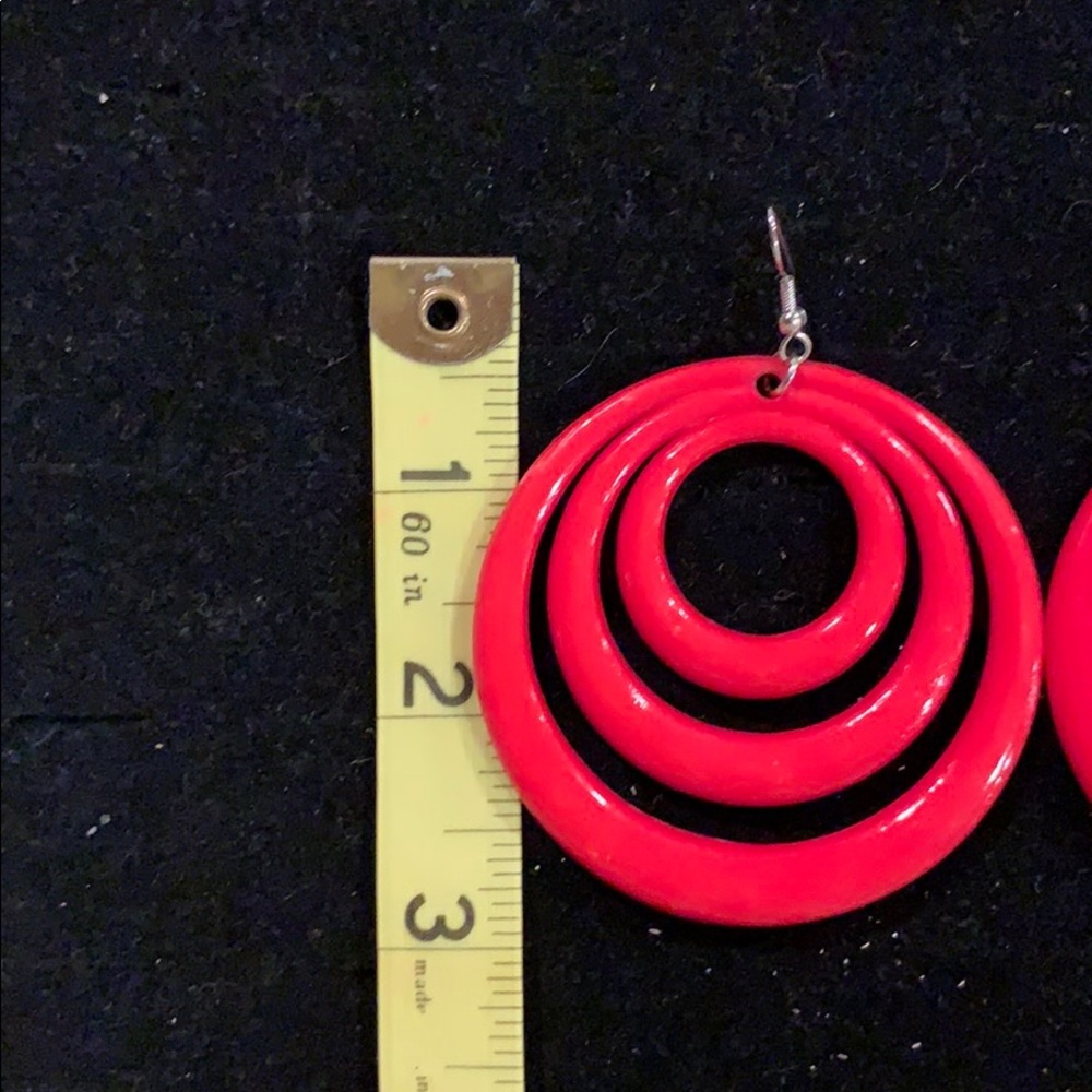 Red hoop earrings - Picture 4 of 6